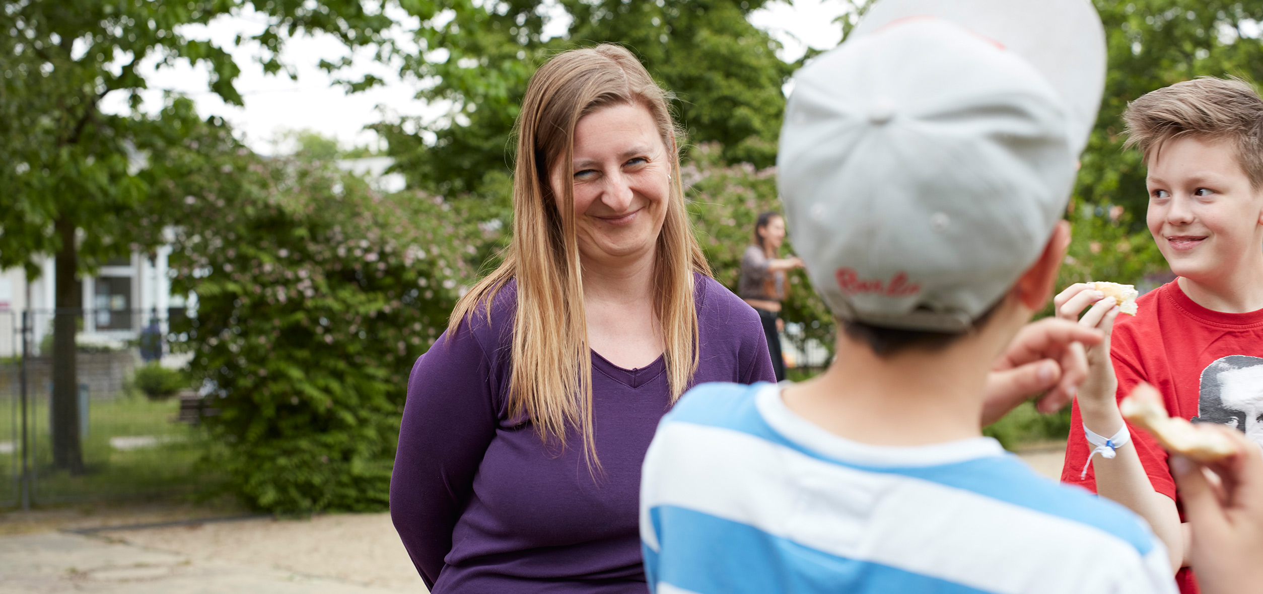 Children with supervisor (Photo)